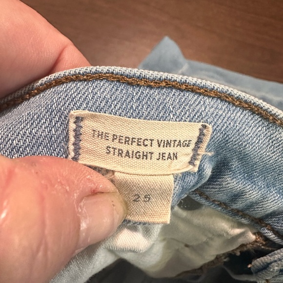 Madewell Light wash Size 25x28. Distressed, Ripped Knees. Comfy. Straight Leg - Picture 7 of 7